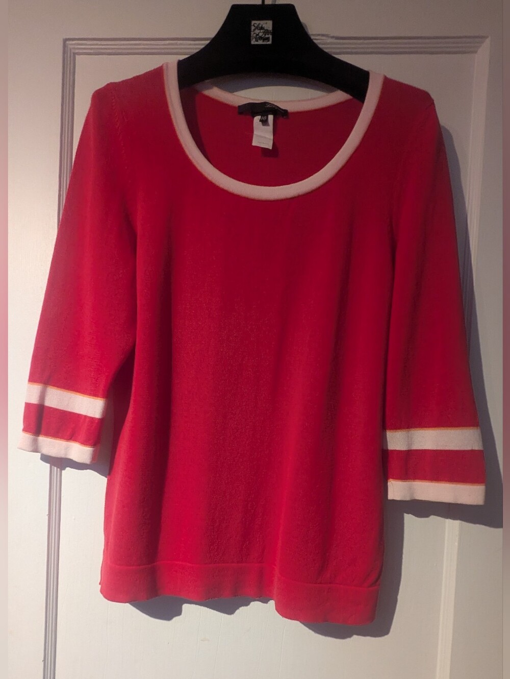 Vintage Les Capains Women's Raspberry With White Trim Scoop Neck Tunic Sweater.